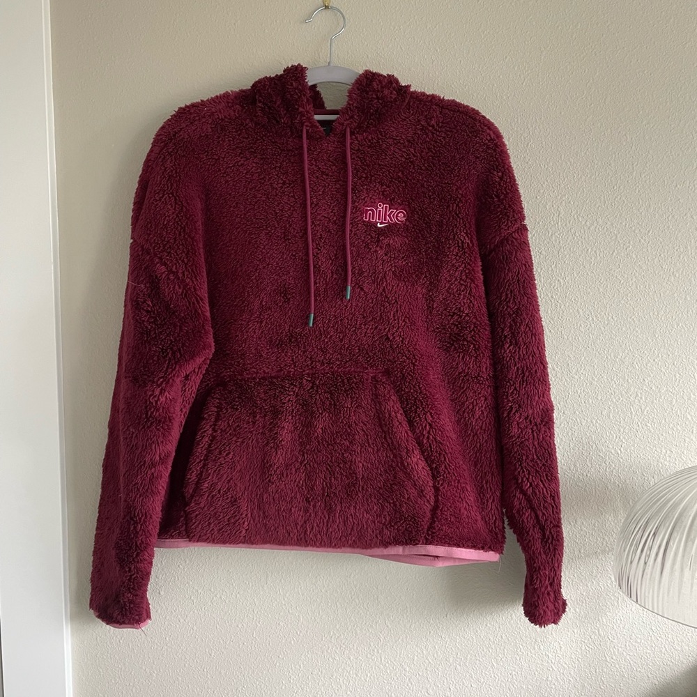 NIKE PLUSH PULLOVER